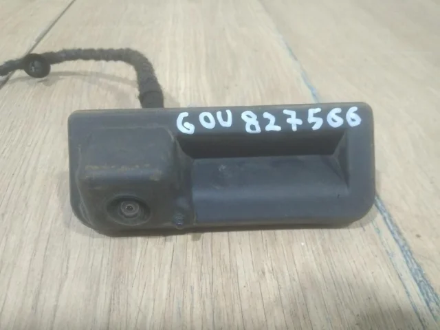 Кнопка открытия багажника для Skoda Rapid II 2020+ на фотографиях