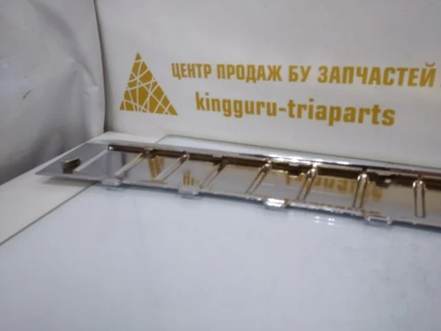 Накладка заднего бампера правая для Volkswagen Touareg I (7L) 2002-2010 на фотографиях