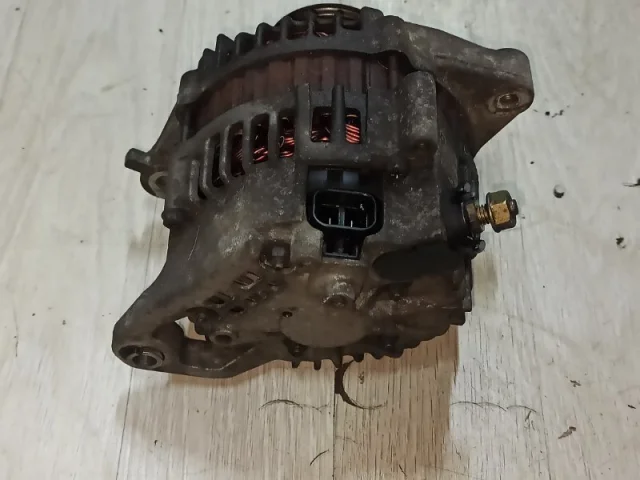 Генератор для Nissan Primera P12 Седан 2002-2008 на фотографиях