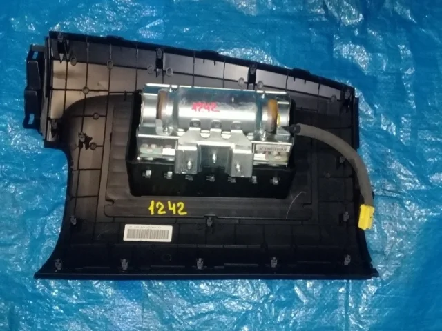 Подушка безопасности пассажира для Honda CR-V RE 2006-2009 на фотографиях