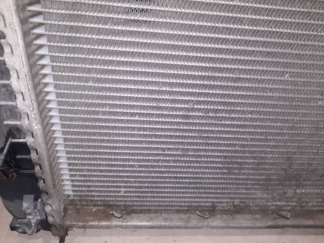 Радиатор охлаждения ДВС для Mercedes-Benz M class W164 2005-2011 на фотографиях