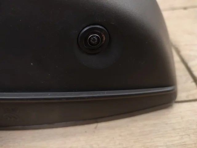 Стекла и зеркала для Audi Q7 4M 2015+ на фотографиях