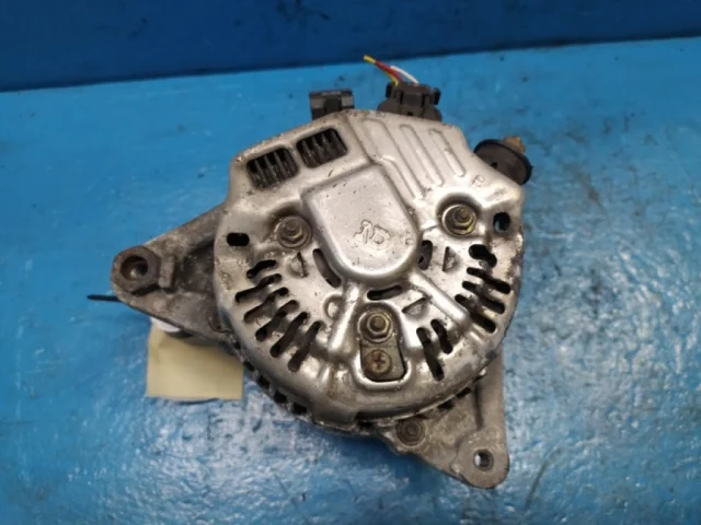 Генератор для Toyota Corolla E140/E150 Седан 2006-2013 на фотографиях