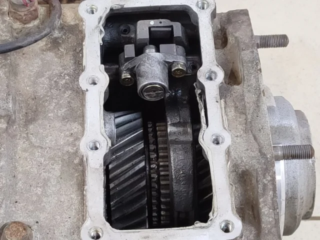 Раздатка для Mitsubishi Pajero Sport K90 1997-2009 на фотографиях