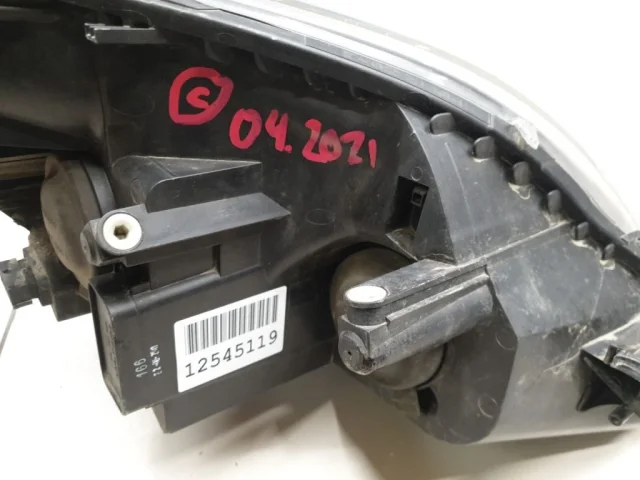 Фары для Opel Zafira B 2005-2015 на фотографиях