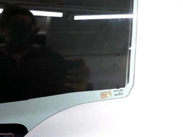 Стекло двери заднее левое для Audi Q7 4M 2015+ на фотографиях