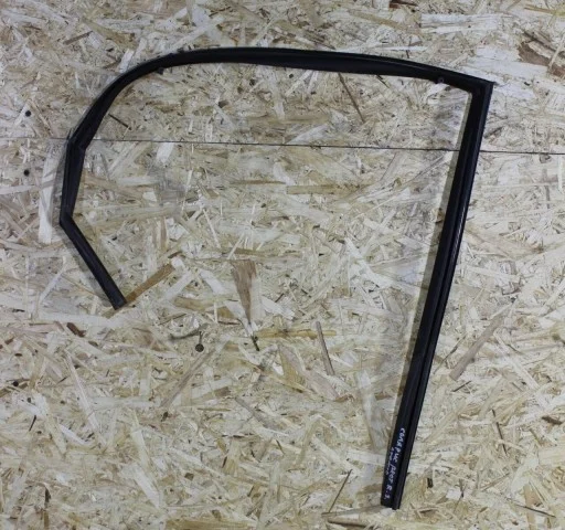 Уплотнитель задней правой двери для Hyundai Solaris 2 (2017-2022) на фотографиях