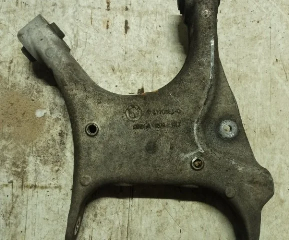 Качающийся рычаг правый для BMW X6 Ф16 F16 2014-2019 на фотографиях