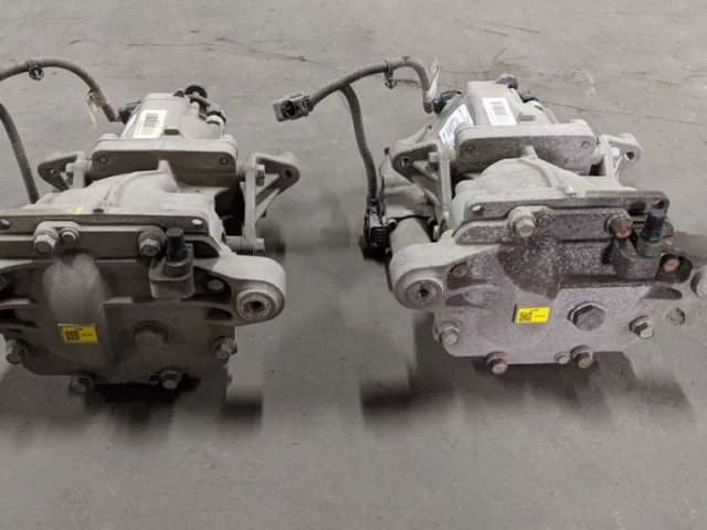 Бортовой редуктор задний левый для Kia Sorento 3 PRIME UM 2015-2020 на фотографиях