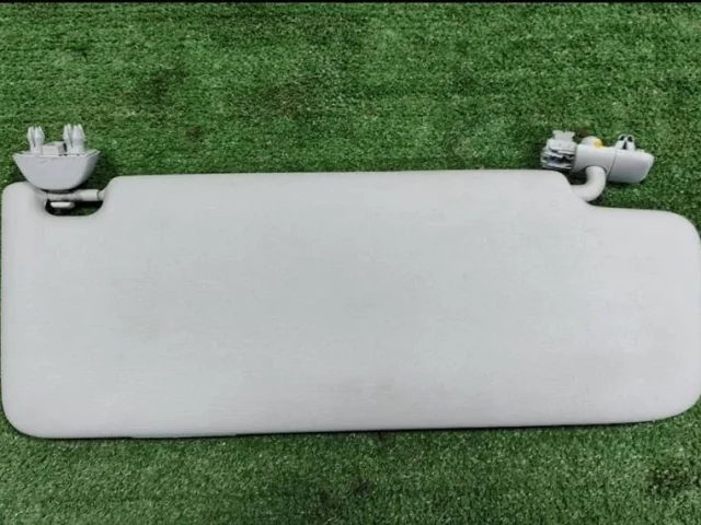 Козырек солнцезащитный левый для Skoda Rapid I NH3 2012-2017 на фотографиях