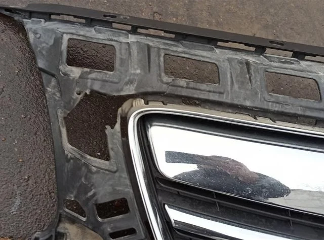 Решетка радиатора для Opel Insignia Хэтчбек A 2008-2017 на фотографиях