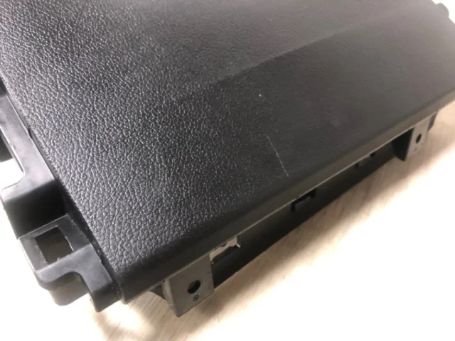 Подушка безопасности в колени для Mitsubishi Outlander III 2 rest GF0W 2015-2018 на фотографиях