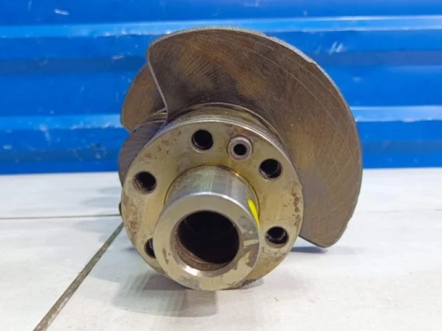 Коленвал для Kia Carnival 1 UP/GQ 1998-2006 на фотографиях