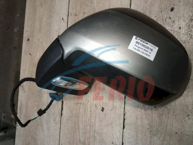 Стекла и зеркала для Peugeot 3008 T8 2009-2017 на фотографиях