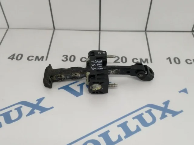 Ограничитель двери передней левой для Volvo XC70 BZ 2007-2016 на фотографиях