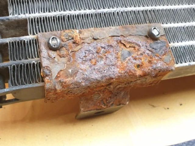 Радиатор охлаждения ДВС для Mercedes-Benz M class W163 1998-2005 на фотографиях