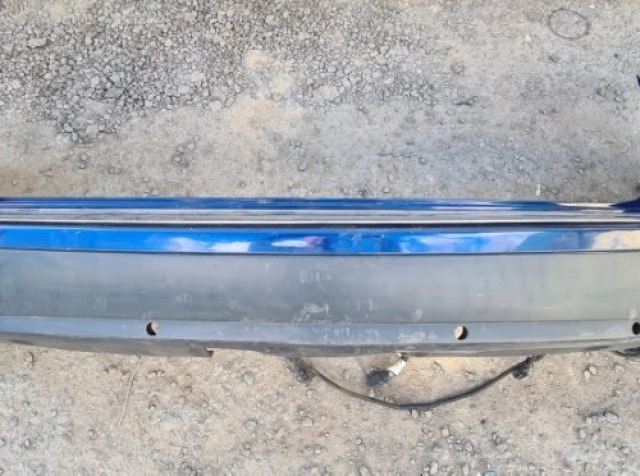 Накладка заднего бампера для Volkswagen Touareg I (7L) 2002-2010 на фотографиях