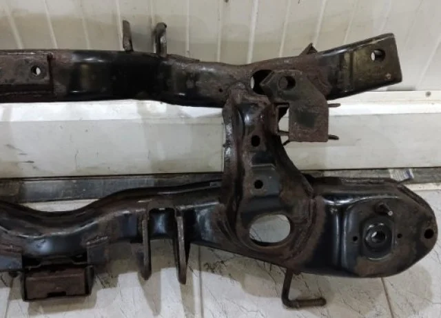 Задний подрамник для Mazda CX 7 ER 2006-2010 на фотографиях