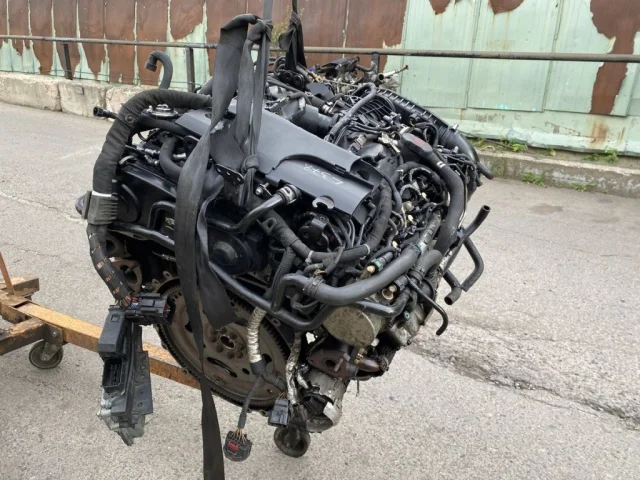 Двигатель для Jaguar XF X250 2008-2016 на фотографиях