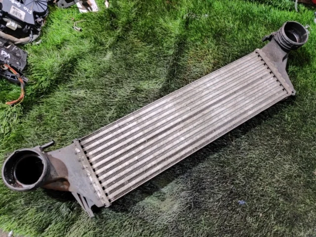 Интеркулер для BMW X5 Е53 1999-2006 на фотографиях