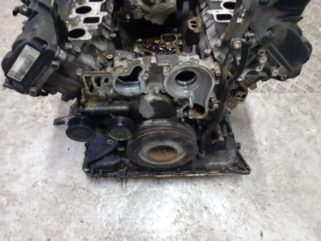 Двигатель без навесного для Audi Q7 4M 2015+ на фотографиях