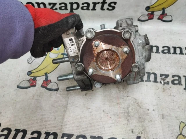 Редуктор переднего моста для Toyota RAV4 XA40 rest 2015-2019 на фотографиях