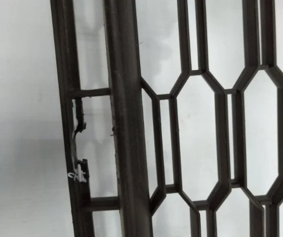 Решетка переднего бампера для Skoda Rapid I rest NH3 2017-2020 на фотографиях