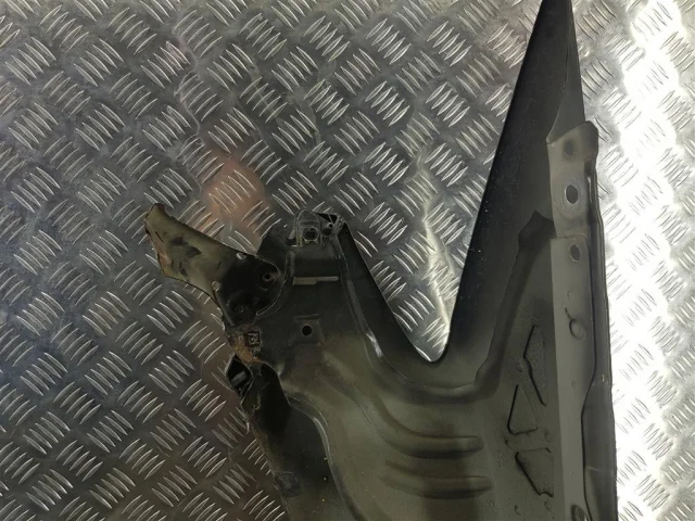 Крыло правое для Mazda CX 7 ER 2006-2010 на фотографиях