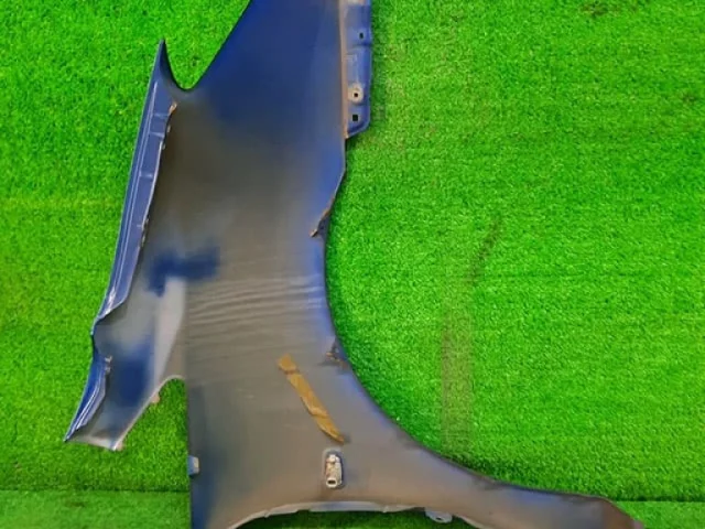 Крылья для Toyota Corolla E120/E130 Хэтчбек 2001-2007 на фотографиях