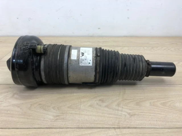 Пневмостойка передняя правая для Audi Q7 4M 2015+ на фотографиях