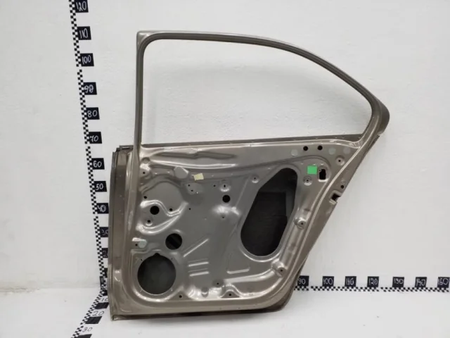 Дверь (в сборе) задняя правая для Skoda Rapid II 2020+ на фотографиях