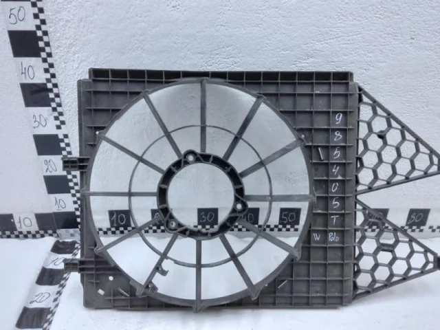 Вентилятор радиатора охлаждения ДВС для Skoda Rapid I rest NH3 2017-2020 на фотографиях