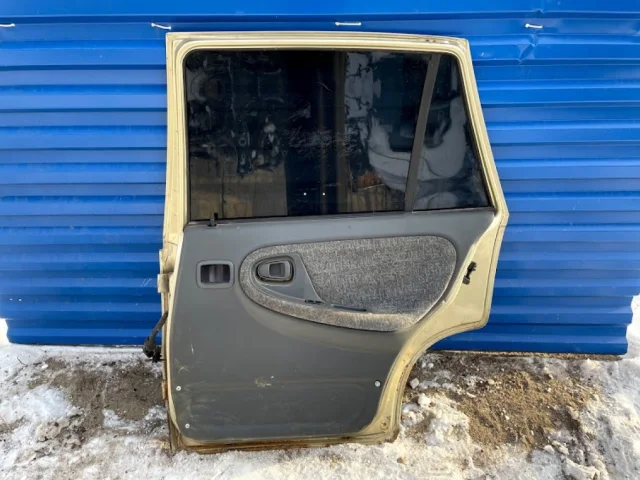 Двери для Daewoo Nexia N100 1995-2008 на фотографиях