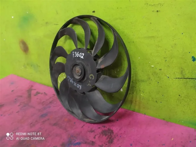 Вентилятор радиатора охлаждения ДВС для Volkswagen Golf III (1H5)Универсал (EU) 1991-2001 на фотографиях
