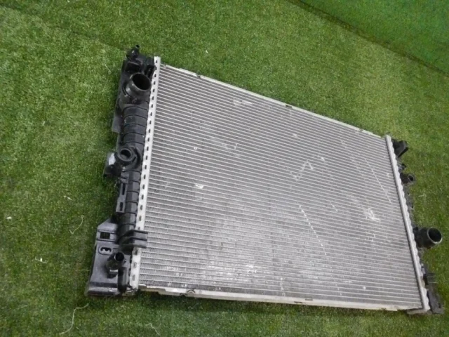 Радиатор охлаждения ДВС для BMW X3 G01 2017-2023 на фотографиях