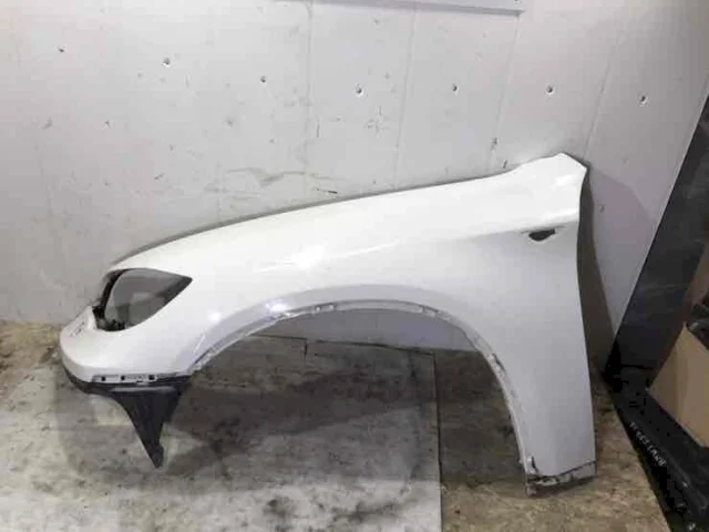 Крылья для BMW X6 Е71 2007-2012 на фотографиях