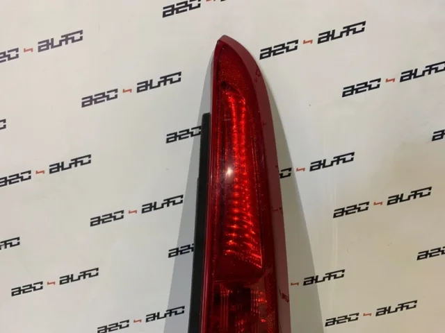 Фонарь правый для Volvo C30 MK 2006-2013 на фотографиях