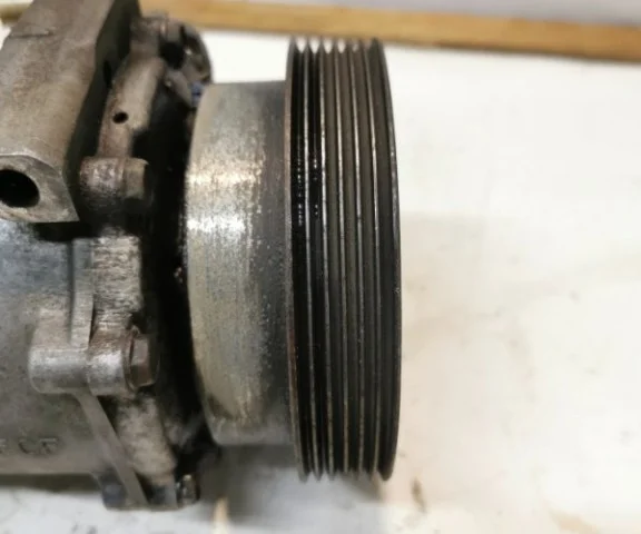 Компрессор кондиционера для Renault Logan 2007-2012 (Универсал KS) на фотографиях