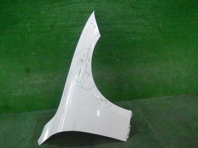 Крыло правое для BMW 3er F30 2011-2019 на фотографиях