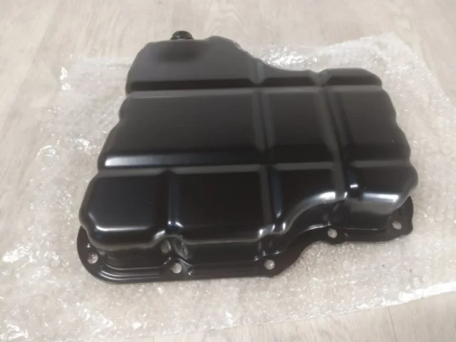 Поддон картера для Mitsubishi Outlander 1 CU0W 2002-2009 на фотографиях