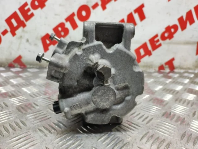 Компрессор кондиционера для Toyota RAV4 XA40 2013-2015 на фотографиях