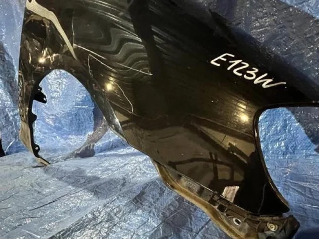 Крылья для Toyota Corolla E120/E130 Хэтчбек 2001-2007 на фотографиях