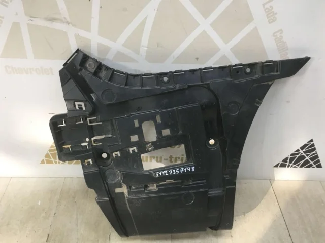 Кронштейн заднего бампера правый для BMW 7er G11/G12 2015-2021 на фотографиях