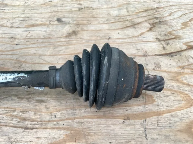 Привод передний левый для Volkswagen Passat (B6, Typ 3C) 2005-2010 на фотографиях