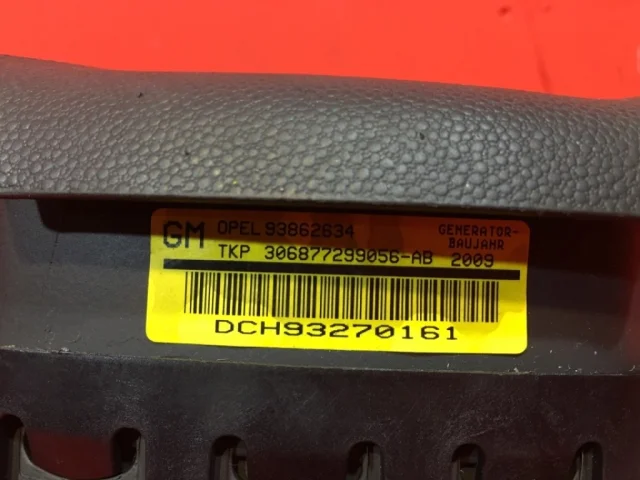 Подушка безопасности водителя для Opel Astra J Седан 2011-2017 на фотографиях