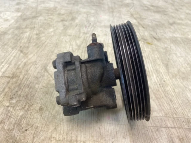 Насос ГУР для Mitsubishi Outlander 1 CU0W 2002-2009 на фотографиях