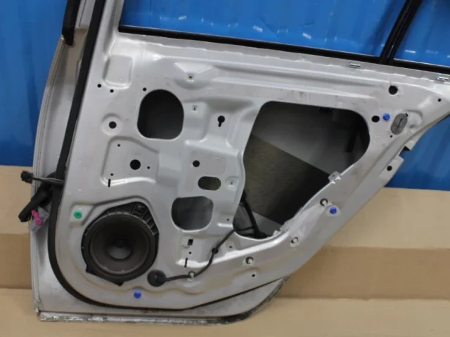 Двери для Opel Insignia Хэтчбек A 2008-2017 на фотографиях