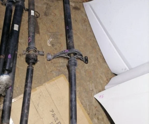 Карданный вал задний для Volkswagen Tiguan I NF 2006-2017 на фотографиях