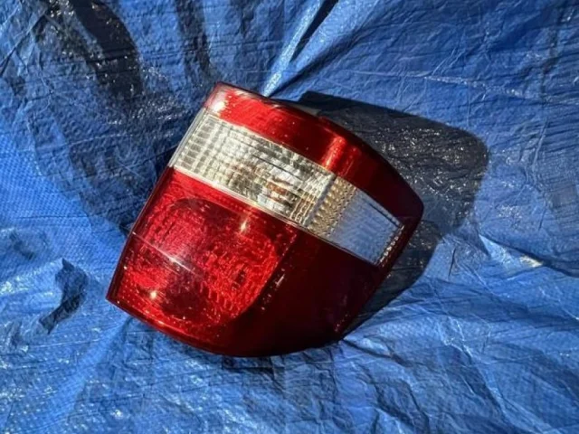 Фонарь правый для Toyota Alphard H10 2002-2008 на фотографиях