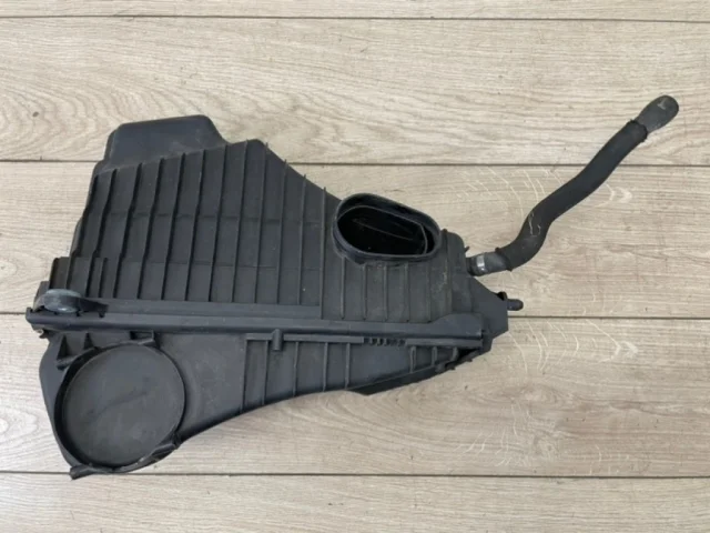 Корпус воздушного фильтра для Audi Q7 4L 2005-2015 на фотографиях